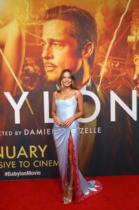 Babylon_Australian_Premiere_28229~0.jpg