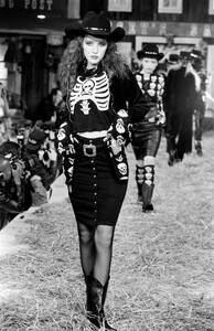 Betsey_Johnson_FW1995_05.jpg