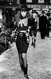 Betsey_Johnson_FW1995_06.jpg