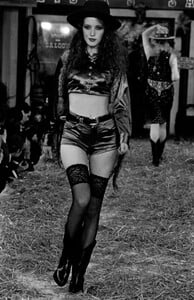 Betsey_Johnson_FW1995_09.jpg
