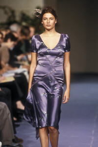 Chloe1999WomenRTW111.thumb.jpg.3f8055713cf9a7c96de7dfb15af59279.jpg