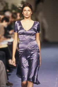 Chloe1999WomenRTW112.thumb.jpg.c15e7f06730017fe047e6763c18a89b5.jpg