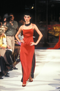 ChristianDior1997WomenRTW44.thumb.jpg.c2a3671bf4f41d8f948e59b958954815.jpg