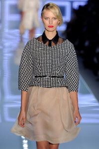 ChristianDior2012WomenRTW3.thumb.jpg.1dc1fe685b30bc2c0549f5754d6db69d.jpg