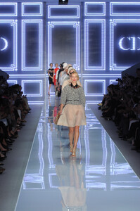 ChristianDior2012WomenRTW93.thumb.jpg.f89b13e531572614131a578453dd9a3f.jpg