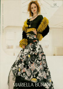 Demarchelier_Mariella_Burani_Fall_Winter_2005_06_01.thumb.png.630e3b68c46b72d54fb60e909a3dece7.png