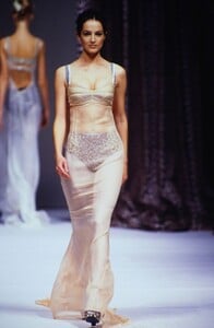 DolceGabbana1997WomenRTW101.thumb.jpg.cc2e58632779da9e405cf99cc96d57e0.jpg