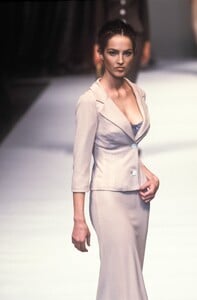 DolceGabbana1997WomenRTW27.thumb.jpg.1da4197bfdfa81b489fa592bcf93859e.jpg