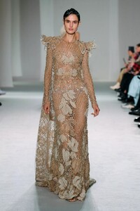 ElieSaabHCS23020.thumb.jpg.79344a97435fae2e35a2cfc1f89337ae.jpg