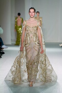 ElieSaabHCS23029.thumb.jpg.46d74e98e902a978b5037c840f9de732.jpg