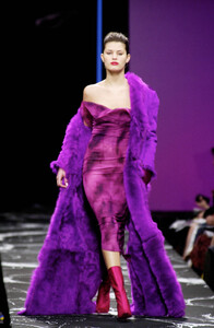 EmanuelUngaro2000WomenRTW22.thumb.jpg.47f2a6df0ae342b911180e25e96fa4f9.jpg