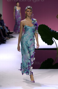 EmanuelUngaro2001WomenRTW84.thumb.jpg.1a18b003eb43fe8114829bd07f095da4.jpg