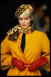 Eva_Dior_FW1995_01.jpg