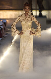 FranckSorbier2004HauteCouture120.thumb.jpg.6fae2745bf133c5c1fdc7c2ab52107bc.jpg