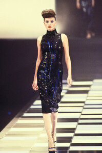 Givenchy1998WomenRTW28.thumb.jpg.ebc16c7454f271b79554bcf73b379f34.jpg