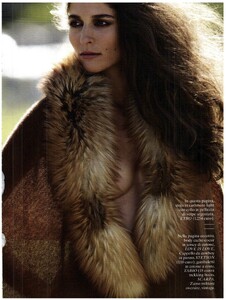 Glamour-Settembre-2011-dragged-42.thumb.jpg.53091a1a681874986bdb4eb85f2f7703.jpg