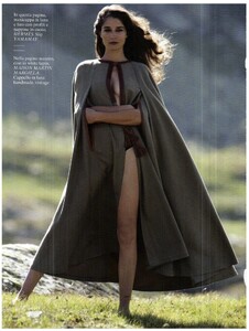 Glamour-Settembre-2011-dragged-45.thumb.jpg.443a0a991c2992ad59b8af675dc9a6a7.jpg