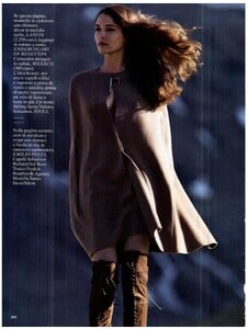 Glamour-Settembre-2011-dragged-49.thumb.jpg.00b7aff1de84abbe8813490ba7a0b452.jpg