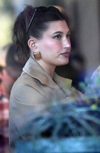 Hailey-Bieber---Seen-at-Erewhon-Market-in-Los-Angeles-05.jpg