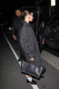 Hailey-Bieber---Stepping-out-for-dinner-at-E-Baldi-in-Santa-Monica-09.jpg