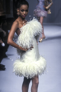 HanaeMori1992HauteCouture23.thumb.jpg.390a3dc970d4b807a0e70a2207ecdb20.jpg