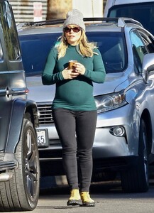 Hilary-Duff---Shows-her-Baby-Bump-during-a-park-day-in-Sherman-oaks-27.jpg