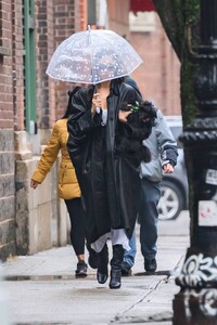 Irina-Shayk---Out-in-Manhattan-01.jpg