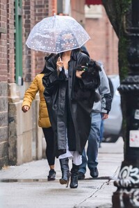 Irina-Shayk---Out-in-Manhattan-03.jpg