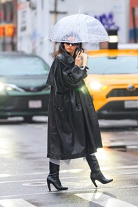 Irina-Shayk---Out-in-Manhattan-07.jpg