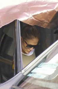 Jennifer-Lopez---Out-in-Los-Angeles-07.jpg