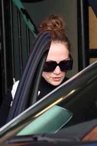 Jennifer-Lopez---Spotted-at-a-gym-in-Los-Angeles-39.jpg