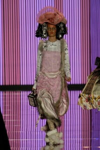 JohnGalliano2004FW87.thumb.jpg.f778339f220ffeae3f9981fcb05b5a7f.jpg