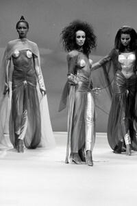 Khadija_Thierry_Mugler_SS1986_08.jpg