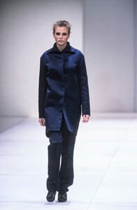 Lanvin1998WomenRTW26.thumb.jpg.f88ef981bae6d9c3f122ca4792371dae.jpg