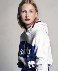 Leah Rodl large-1498470604-60fba90b07e81886e11b595504902f61.jpg