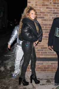 Mariah-Carey---Arrives-at-Nas’-concert-at-Belly-Up-Aspen-08.jpg