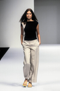 MaxMara1999WomenRTW35.thumb.jpg.6ecf1ce29608db97892d1dc64c628ec2.jpg