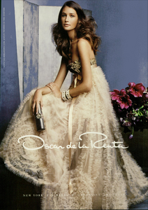 McDean_Oscar_de_la_Renta_Fall_Winter_2005_06_01.thumb.png.1c43efe1f53a0eec976b3c8d302e4068.png