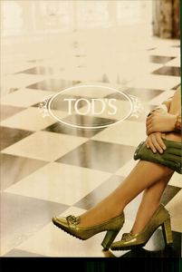 McDean_Tods_Fall_Winter_2005_06_01.thumb.png.6586d487b08cc67b05c2c94eed483335.png