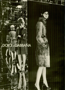 Meisel_Dolce__Gabbana_Fall_Winter_2005_06_01.thumb.png.1fc8ef2410f21c791d12d05c58c803d9.png