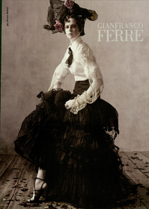 Meisel_Gianfranco_Ferr_Fall_Winter_2005_06_01.thumb.png.42dbc2c5983e045ab1d91e151bbf46b8.png