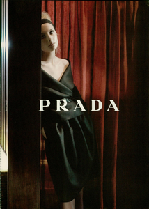 Meisel_Prada_Fall_Winter_2005_06_02.thumb.png.80ed24c30432cd01b018f7499111311e.png