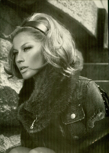 Mert__Marcus_DSqaured2_Fall_Winter_2005_06_01.thumb.png.3c627b5055a2bcaedeff5b153df1b2c0.png