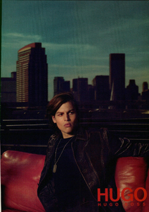 Mert__Marcus_Hugo_by_Hugo_Boss_Fall_Winter_2005_06_02.thumb.png.58cad4e4224a3cd44d51dcbe75b5e110.png