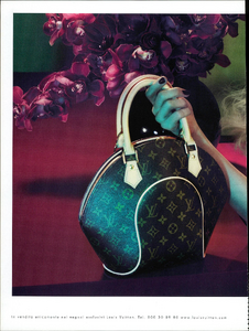 Mert__Marcus_Louis_Vuitton_Fall_Winter_2005_06_01.thumb.png.3445ba83fd9dac976e75f49bdec479cb.png