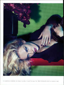 Mert__Marcus_Louis_Vuitton_Fall_Winter_2005_06_03.thumb.png.f8ab9e49093734b8f0973e52842d8dee.png