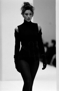 Monica_Dolce_Gabbana_FW1991_05.jpg