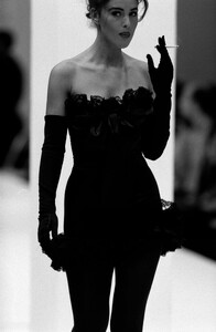 Monica_Dolce_Gabbana_FW1991_11.jpg