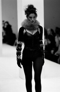 Monica_Dolce_Gabbana_FW1991_13.jpg