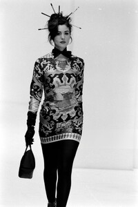 Monica_Dolce_Gabbana_FW_1992_13.jpg